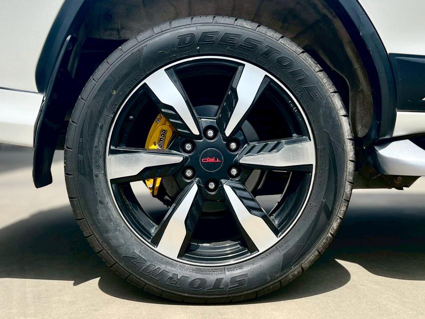 Toyota Fortuner 2.8 trd ปี 2018 20
