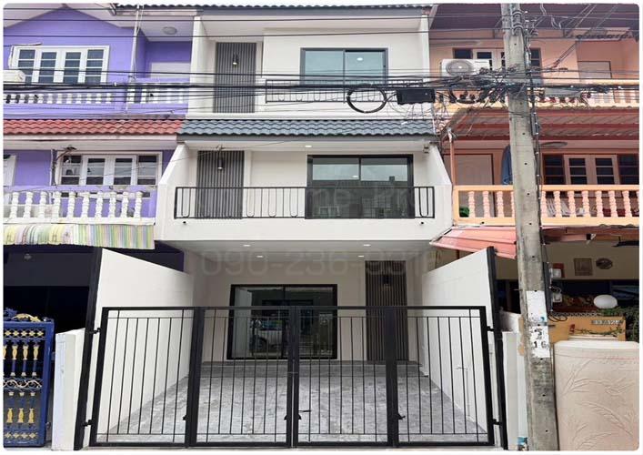 Th-132 : ทาวน์โฮม 16.5 ตร.วา ม.สินทวีแกรนด์วิลเลจ ซ.ท่าข้าม 7 (พระราม 2) บางขุนเทียน 2