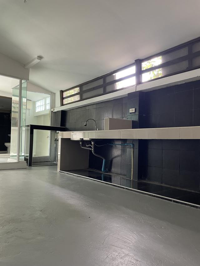 ขาย/เช่า บ้านแฝด 43.3 ตรว.4 นอน 5 น้ำ 8