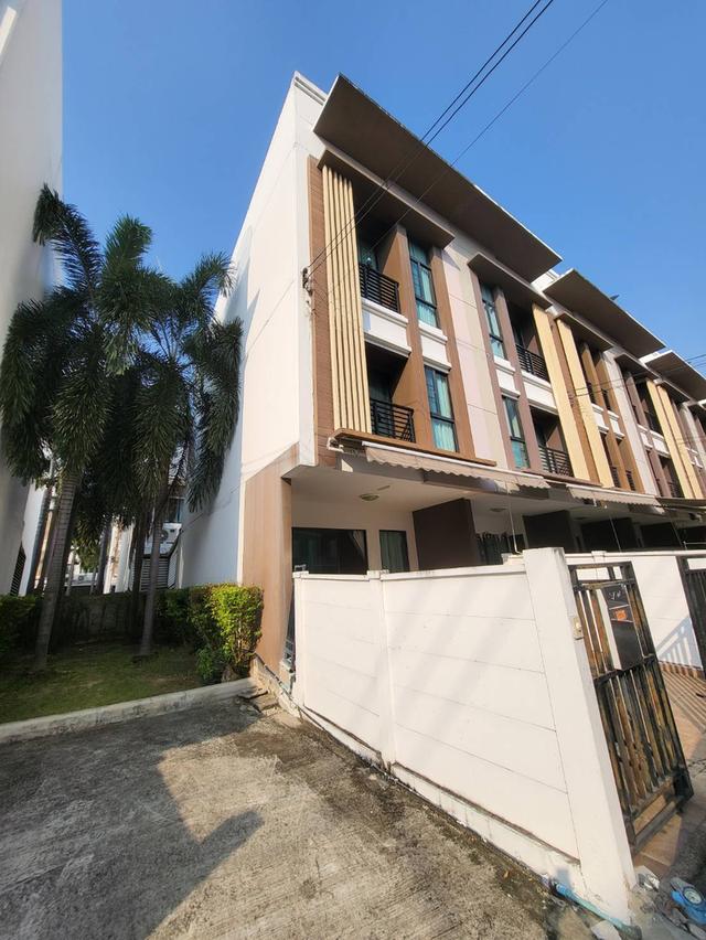 ขายบ้านทาวโฮม 3 ชั้น หมู่บ้านกลางเมืองกัลปพฤกษ์ 3