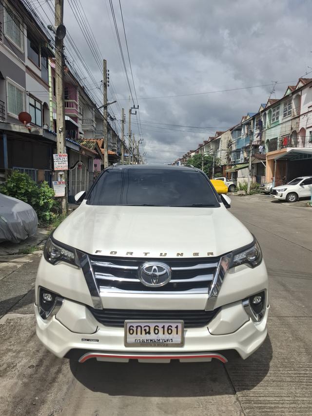 ขายบ้านรถฟอจูนเนอร์ปี2018 2.4V สีขาว มือเดียวเข้าศูนย์ตลอด เลขไมล์ 107845km