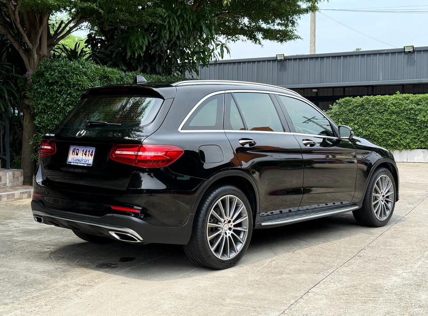 2017 BENZ GLC 250D AMG รถออกศูนย์ BENZ THAILAND รถวิ่งน้อย เข้าศูนย์ทุกระยะ ไม่เคยมีอุบัติเหตุครับ