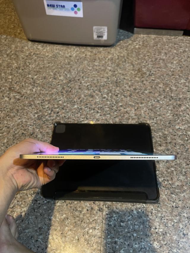 ขายiPadPro12.9สีหายากSilver256กิ๊กไร้รอยตกใช้งานดีทุกๆฟังชั่นถูกมากก
