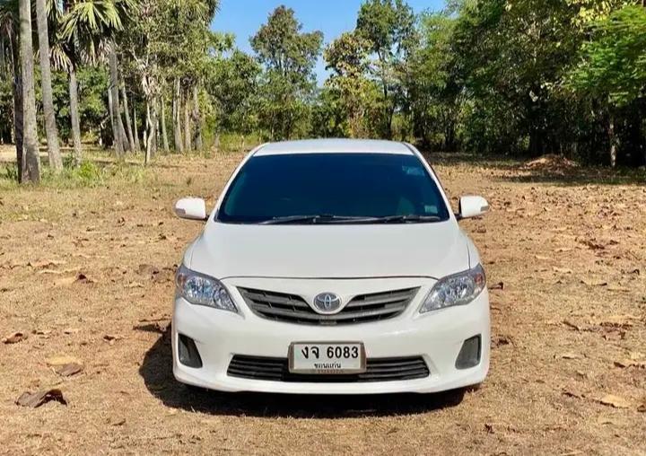 Toyota Corolla Altis สีขาว 2