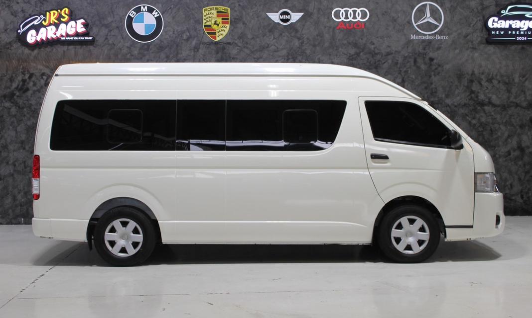 รหัสรถ JRS8997 TOYOTA COMMUTER 3.0 AT 2016