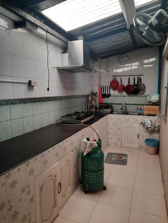 บ้านทรายแก้วบ่อวิน 331 ทาวเฮ้าน์ 2ชั้น 3นอน 2น้ำ 1จอดรด 8