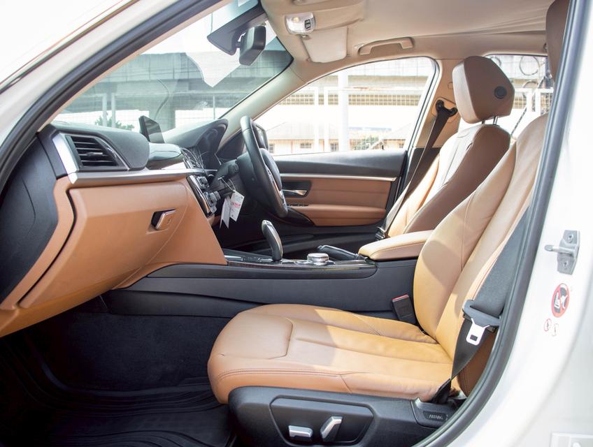 BMW 320i 2.0 LUXURY ปี 2017 14