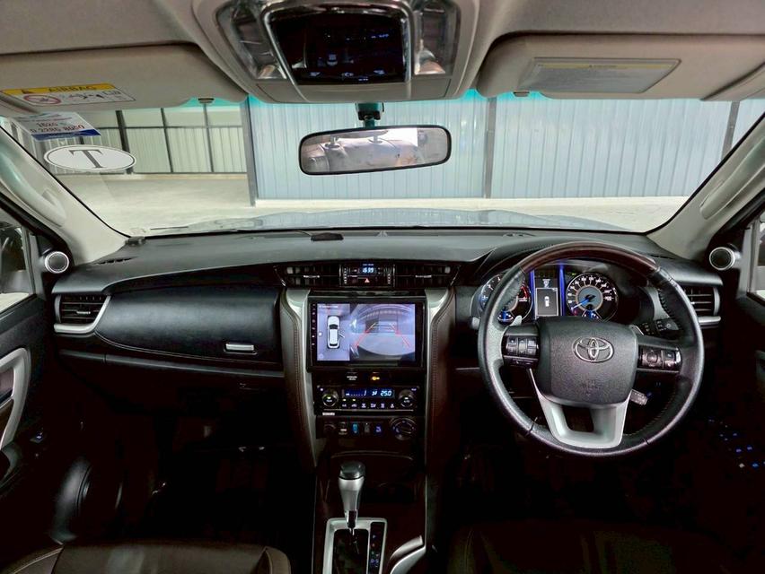  Toyota Fortuner 2.4V 4WD 2018 17