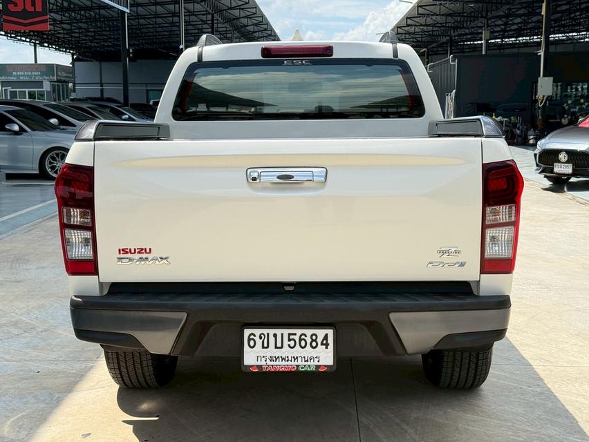 ออกรถ99 บาท รถกระบะออกห้างป้ายแดงใหม่กริ๊บ ออพชั่พแน่น ตัวท็อปออพชั่น ISUZU D-MAX 3.0 Vcross MAX Z-Prestige Cab4 4WD ปี2019 4