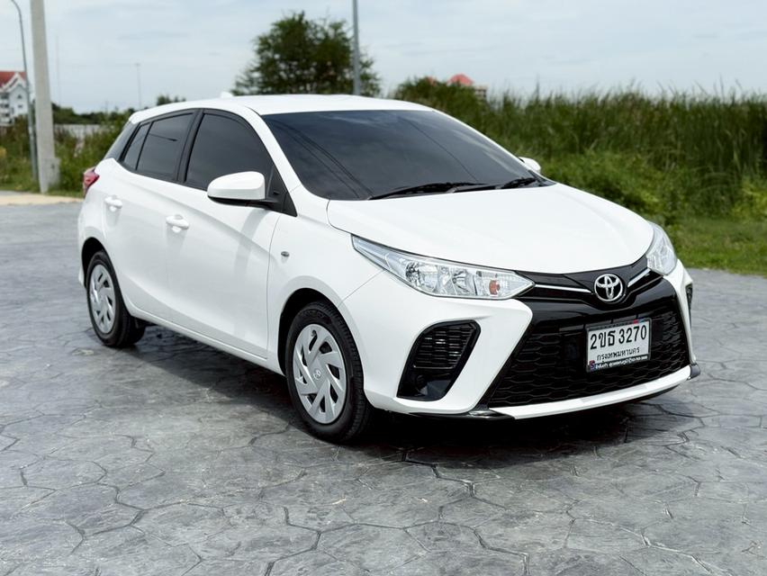 Toyota Yaris 1.2 Entry เกียร์ออโต้ สีขาว ปี 2021