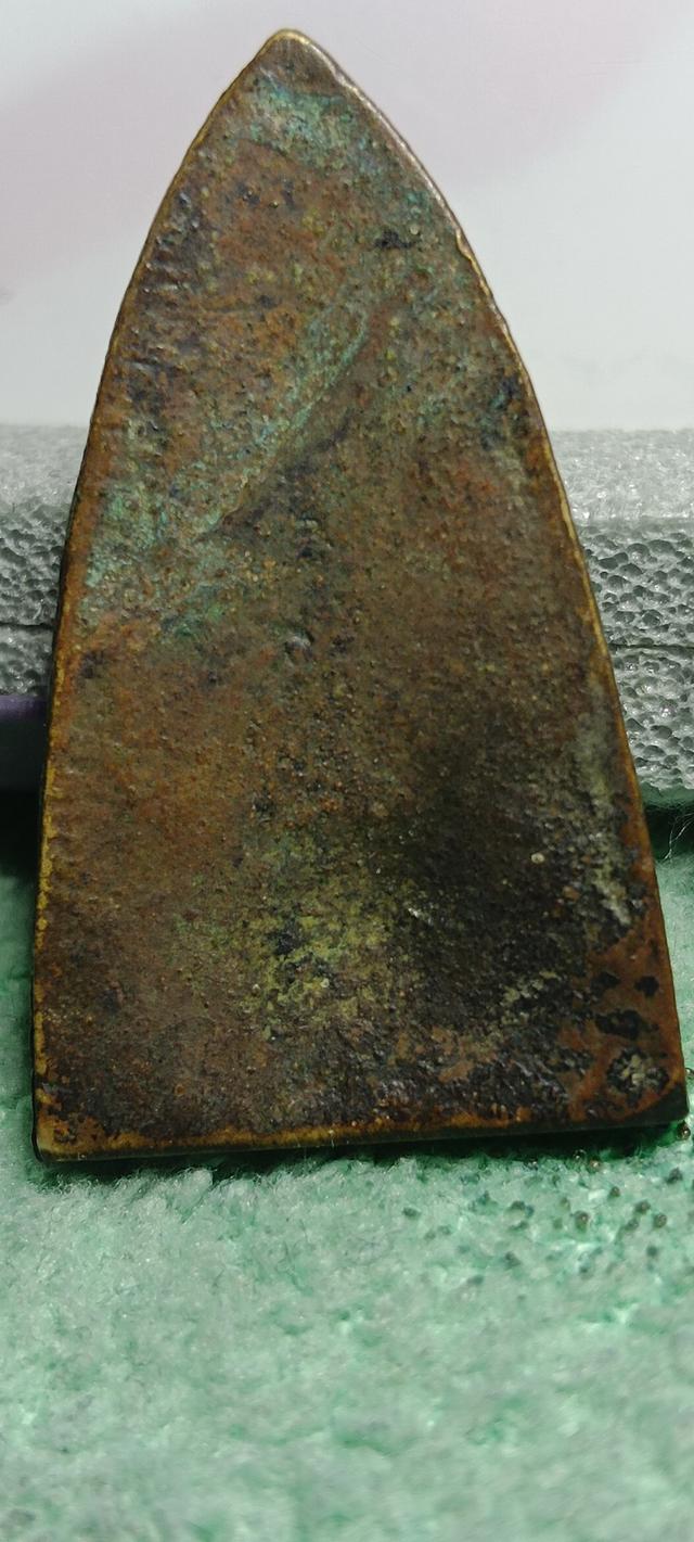 หลวงปู่ทวดเตารีด วัดช้างให้ รูปที่ 2