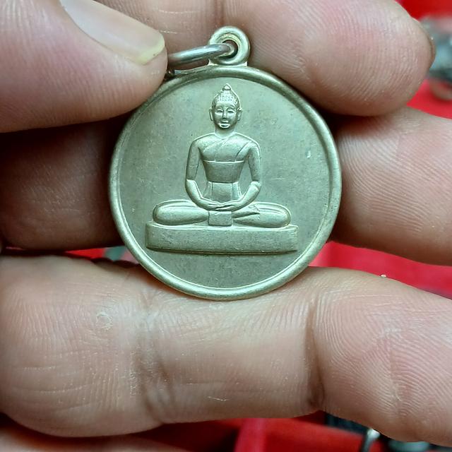 เหรียญพระธรรมกาย เนื้ออัลปาก้า พิธีหล่อพระธรรมกายประจำตัว ประดิษฐาน ณ ธรรมกายเจดีย์ วัดพระธรรมกาย ที่ระลึกในงานวิสาขพุทธบูชา ปี 2539
