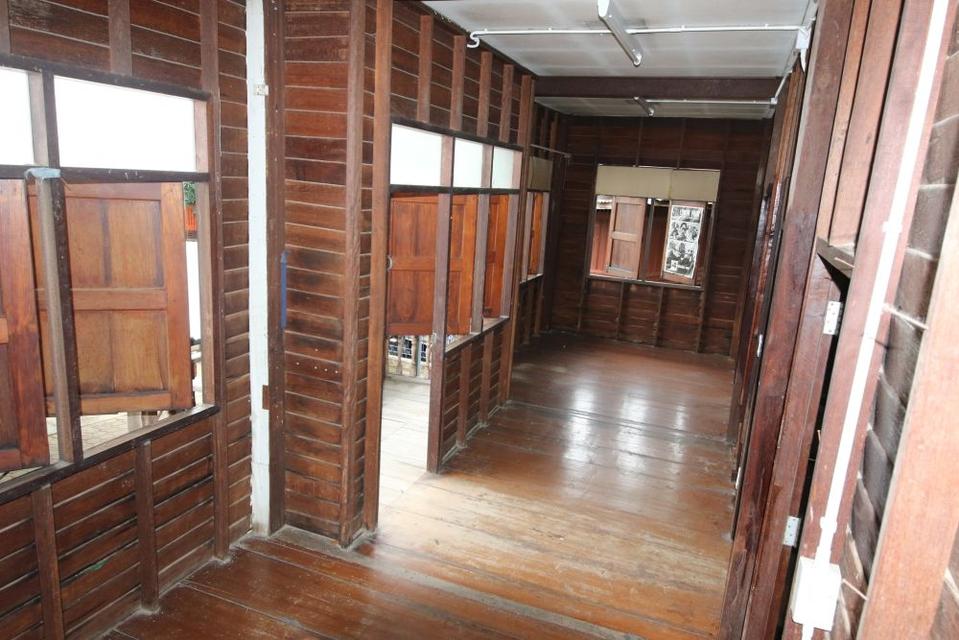 ขายบ้านพร้อมที่ดิน บ้านไม้เรือนไทย 3 ห้องนอน ติดคลองบางขุนเทียน ทำเลดี ใกล้ BTS วุฒากาศ 150 ม. 9