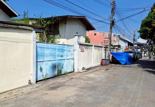 ขายที่ดิน 349 ตร.ว. ซอยเพชรเกษม 39/4 ถนนเพชรเกษม บางแค กรุงเทพ พร้อมสิ่งปลูกสร้าง 2