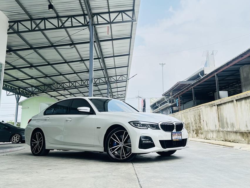 รหัสรถ TBM2929 🎖️2023 BMW 330e M Sport Plug-in Hybrid โฉม G20🎖️