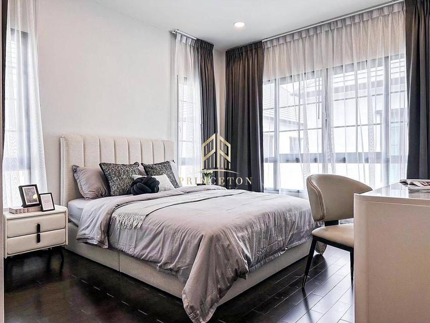 Luxury English-Style Detached House The City Bangna 2 12