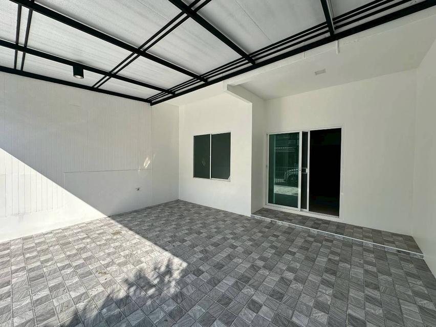 หมู่บ้านเดอะคัลเลอร์ส รังสิต-คลอง 4 ถนนรังสิต – นครนายก ต.ลาดสวาย อ.ลำลูกกา จ.ปทุมธานี 4