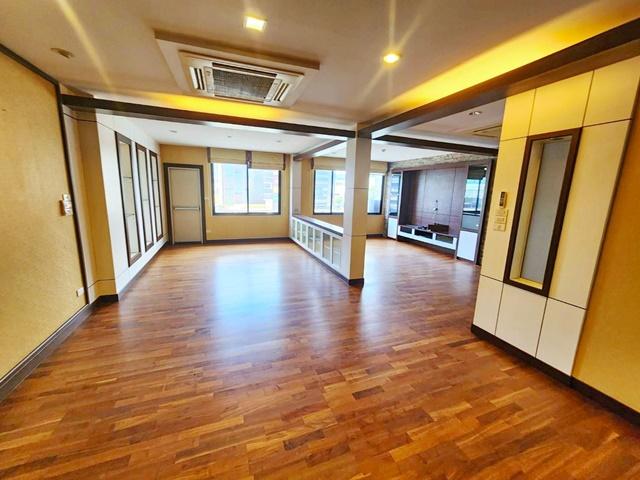 ให้เช่าอาคารพาณิชย์ 3.5 ชั้น 2 คูหา 45 ตร.วา 750 ตร.ม. Terminal21 2.1กม. ห้างกรีนเพลส 400ม. 3