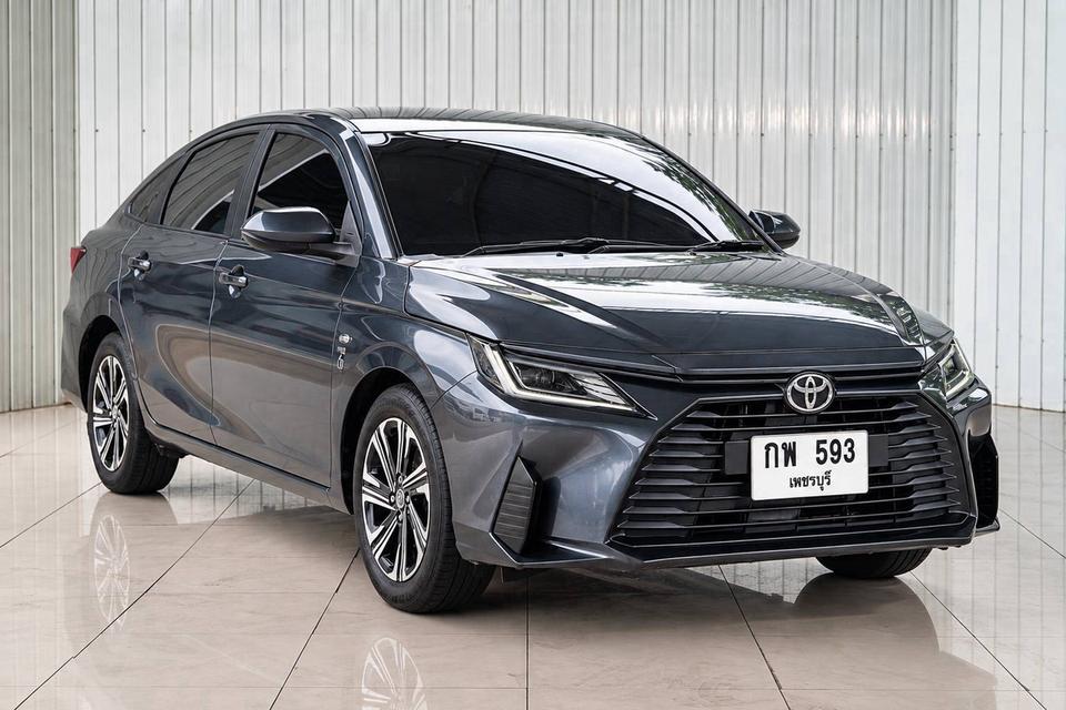 TOYOTA YARIS ATIV 1.2 SPORT ปี 2022 สีเทา โฉม ปี22-ปัจจุบัน