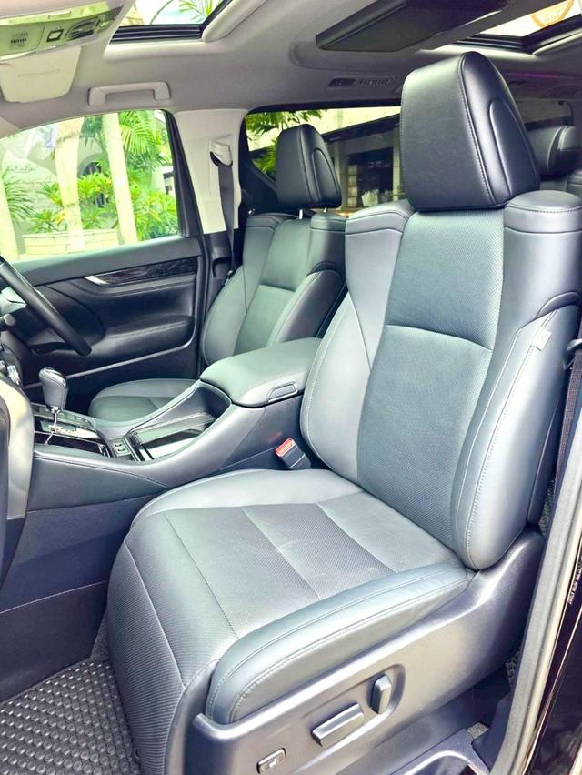 Toyota ALPHARD 2.5SC PACKAGE สีดำ ปี 2022 ไมล์ 70,000 กม.  9