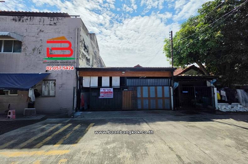 ทาวน์เฮาส์ ชั้นเดียว เนื้อที่ 21 ตร.ว. หมู่บ้านเคหะธานี 3 ซอยนวมินทร์ 74 แยก 3-8-8 ถนนนวมินทร์ แขวงรามอินทรา เขตคันนายาว 1