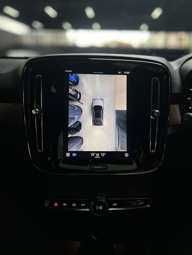 Volvo C40 7