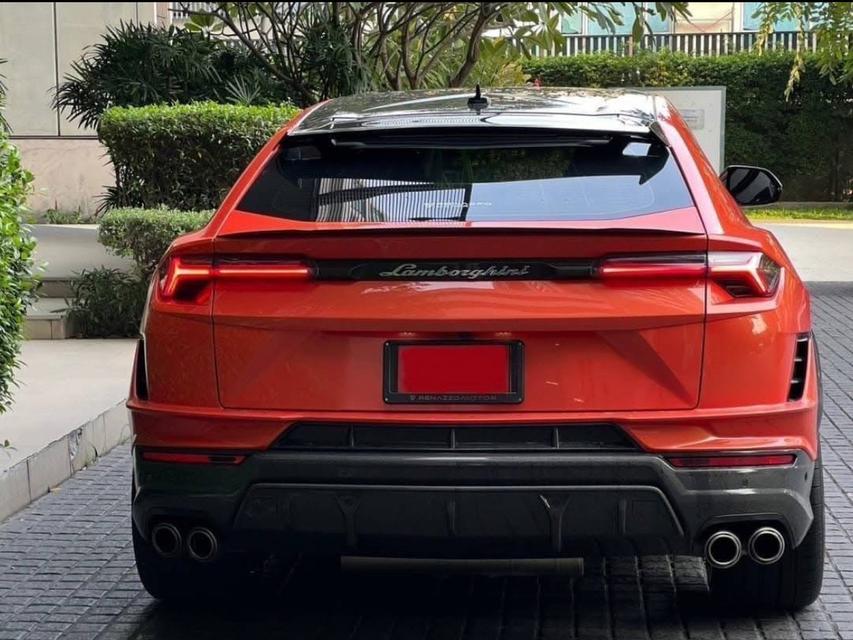 Lamborghini Urus 2023 สีส้ม 4