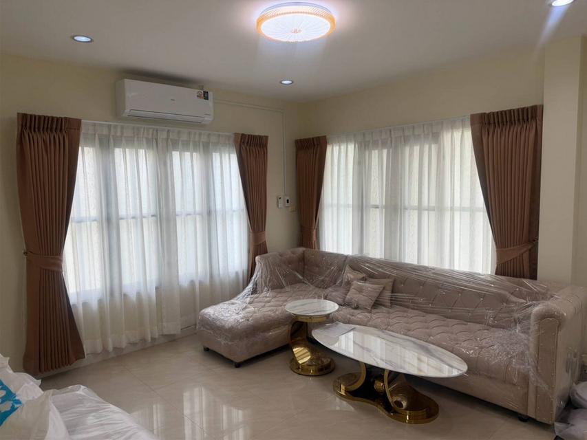 หมู่บ้านเพอร์เฟค เพลส รามคำแหง ซอยเคหะร่มเกล้า 64 บ้านเดี่ยวให้เช่า (ต้นโครงการ) 72 ตารางวา 4 ห้องนอน 3 ห้องน้ำ บ้านสวยพร้อมเข้าอยู่ 3
