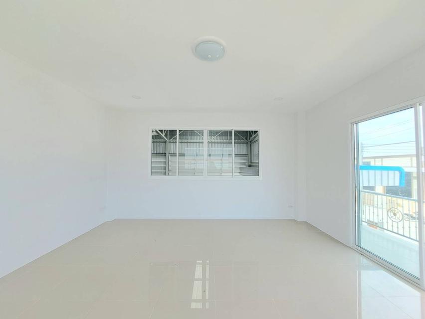 ขายและให้เช่า โรงงานอุตสาหกรรมมือหนึ่ง สมุทรสาคร ขอใบรง.4ได้ พื้นที่ใช้สอย 560-800 ตรม. 8