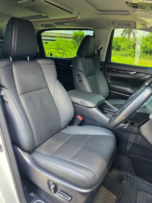 Toyota ALPHARD 2.5SC PACKAGE สีขาว ปี 2024 ไมล์ 20,000 กม. รูปที่ 10