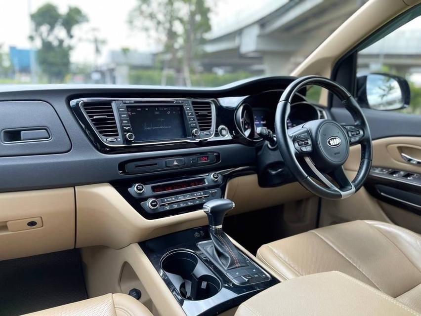 KIA GRAND CARNIVAL EX CRDI 2017 จด18 สีดำ ภายในสีเบจ รถมือเดียวตั้งแต่ป้ายแดง สวยเดิมๆ ไม่มีชน 8