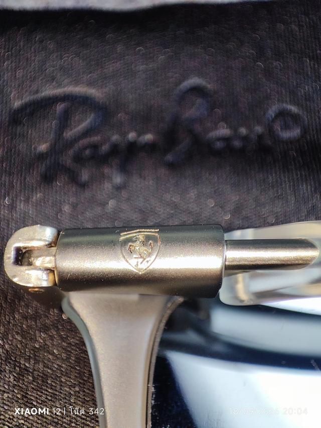 แว่นกันแดด RayBan RB4433M Scuderia Ferrari Collection F625/6G 54-20 145 3N โดดเด่นด้วยกรอบสีขาวขัดเงา ตัดกับปลายขาแว่นสีแดง อ่านรายละเอียดก่อน รูปที่ 9