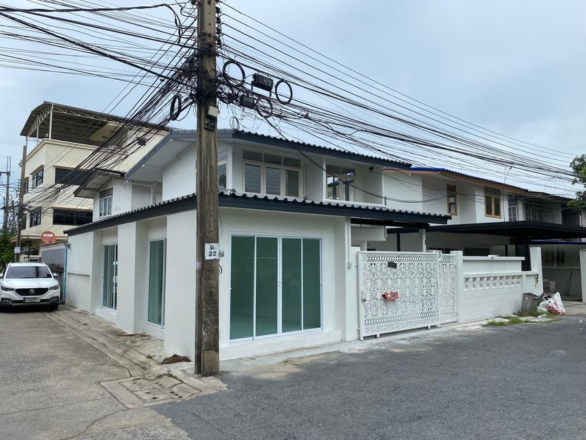 ขายบ้านเดี่ยว 2 ชั้น รีโนเวทใหม่ทั้งหลัง – พร้อมอยู่ ทำเลทองย่านประชาชื่น 1