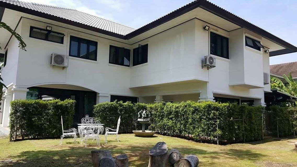 ให้เช่าบ้านหลังใหญ่ 5 ห้องนอน 191 ตารางวา( 800 ตารางเมตร)ใกล้โรงเรียน SISBจอดรถได้ถึง 8-10 คันพร้อมเข้าอยู่ 1