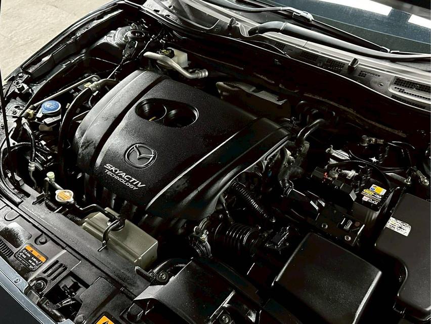 สปอร์ต หรู ขับสนุก ในราคาเบาๆ!Mazda3 2.0E (Sedan) | ปี 2014 16