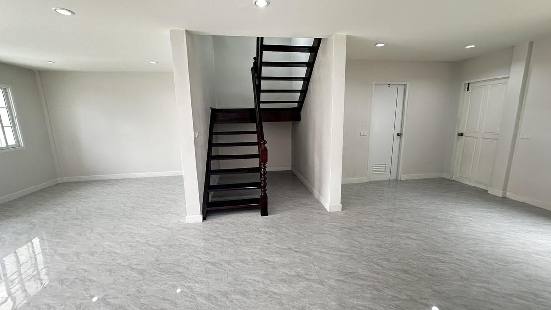 ขายทาวน์เฮาส์ 2 ชั้น หมู่บ้านบัวทอง  จ.นนทบุรี 4