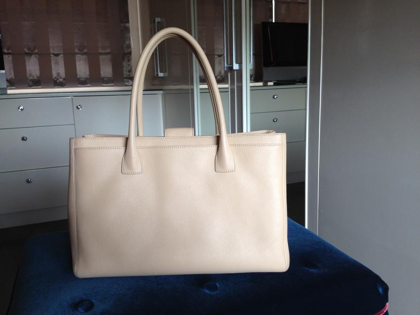 Chanel Executive Cerf Tote ของเเท้