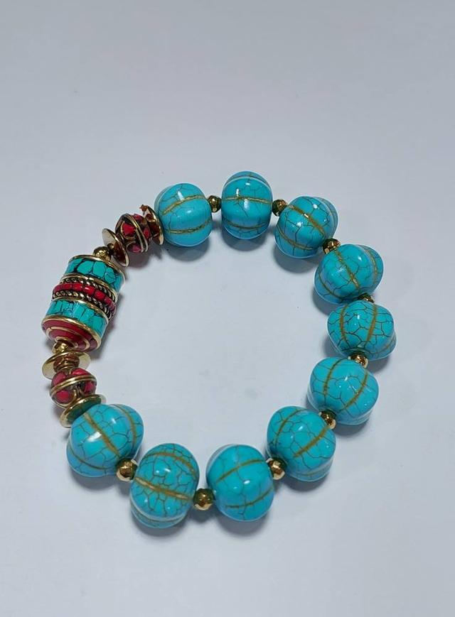 ข้อมือหิน Turquoise stone 16mm ลูกปัดเนปาล ยาว 18 cm.