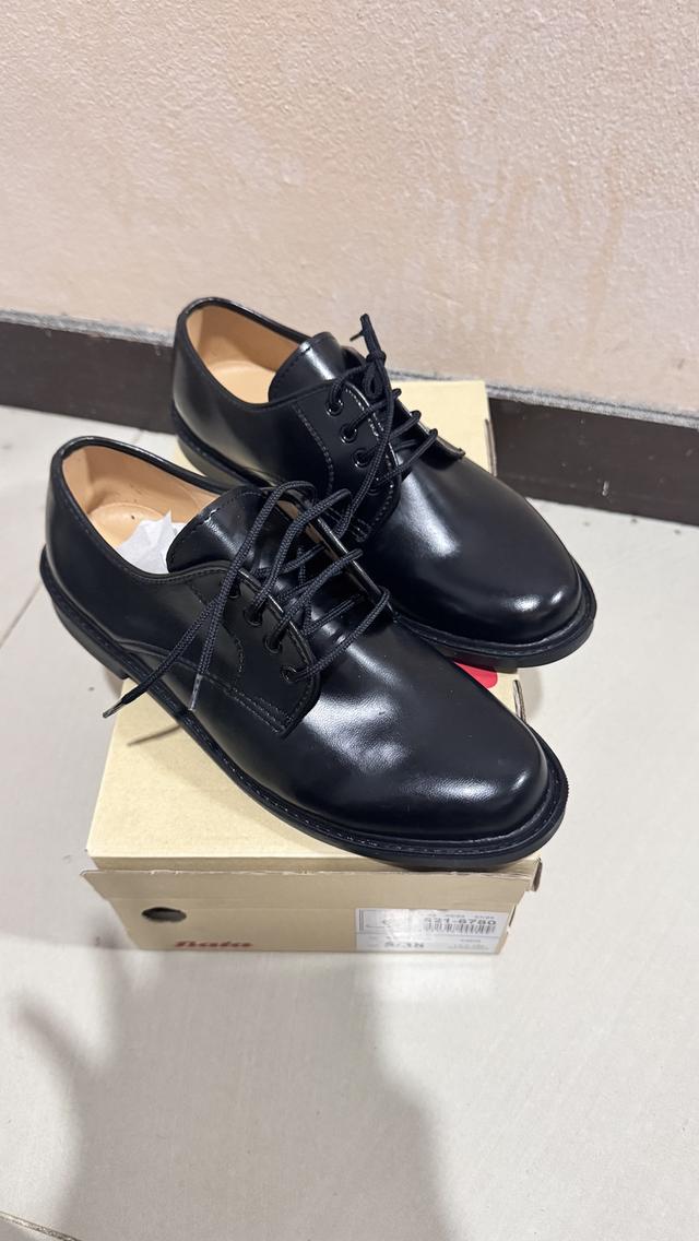 Bata (บาจา) รุ่น 821-6782 ซึ่งเป็นรองเท้าคัทชูผู้ชายทรง Derby แบบผูกเชือก ยอดนิยม รูปย่อยที่ 4