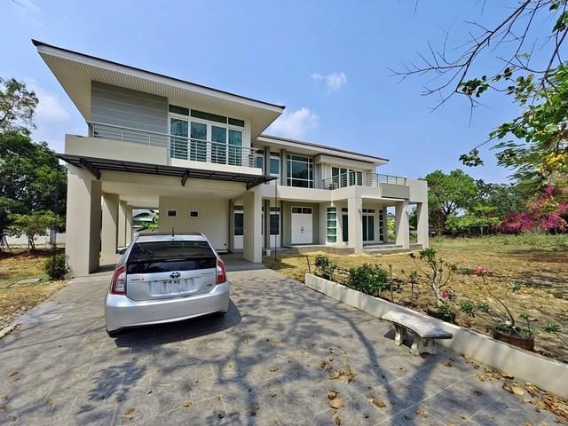 ให้เช่าบ้านเดี่ยว ในสนามกอล์ฟบางนากม.18 หมู่บ้านเลควูด (Lakewood) บ้านติดสนามกอล์ฟ เลควูดคันทรี่คลับ 2ชั้น บนเนื้อที่ 1. 1