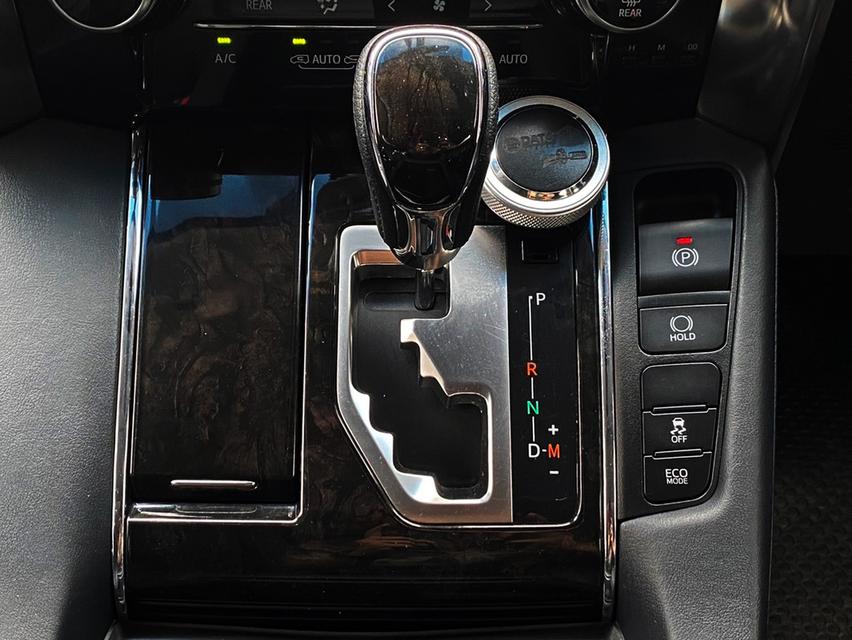 Toyota Alphard 2.5 SC Package ปี 2015 เลขไมล์ 85,xxx km 18