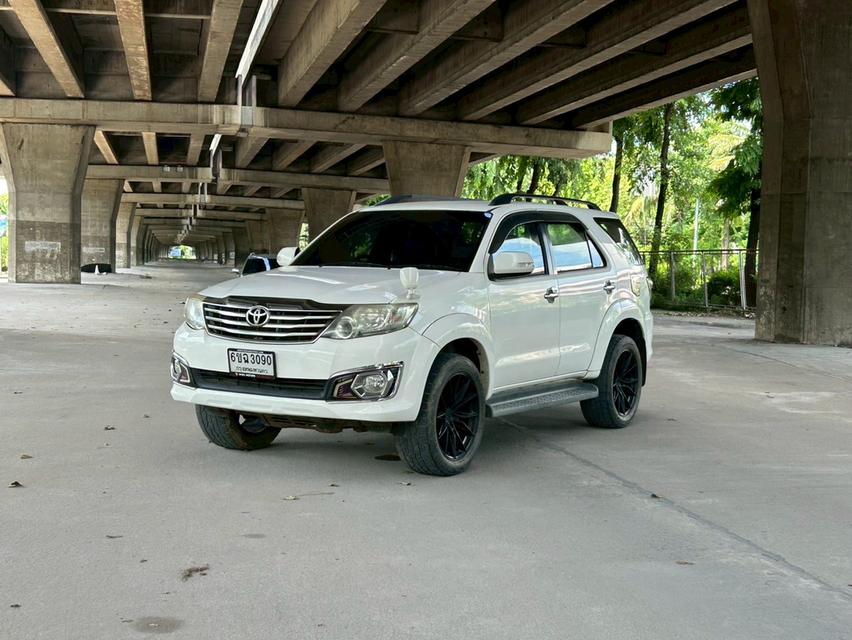 ขายรถ Toyota Fortuner 2.7V ปี 2012 สีขาว เกียร์ออโต้