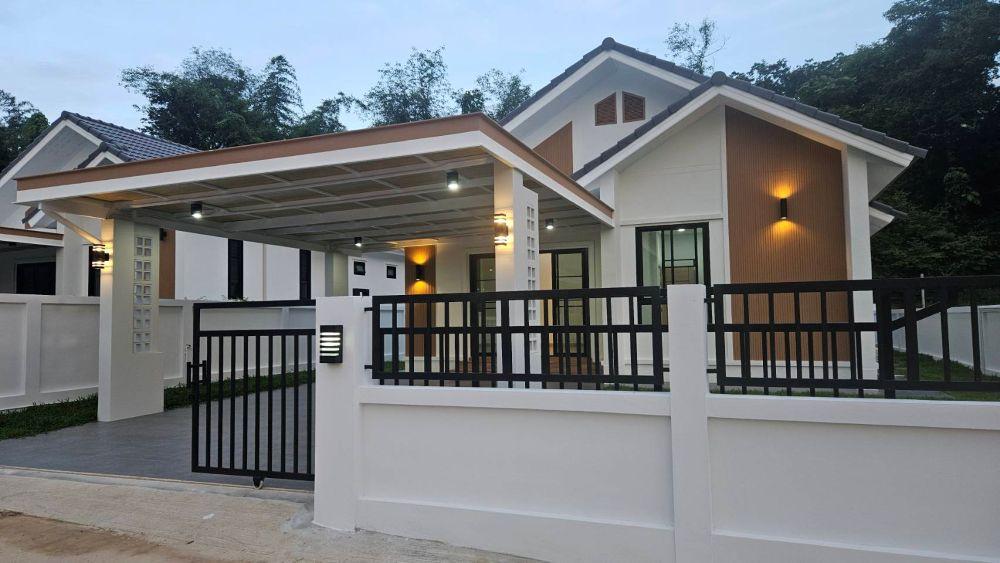 ขายบ้านเดี่ยวชั้นเดียว ในหมู่บ้านสันติสุข ( บ้านสามัคคี ) ฟังก์ชั่นครบ พร้อมอยู่ ใกล้เซเว่นเพียง 600 เมตร เมืองลำปาง