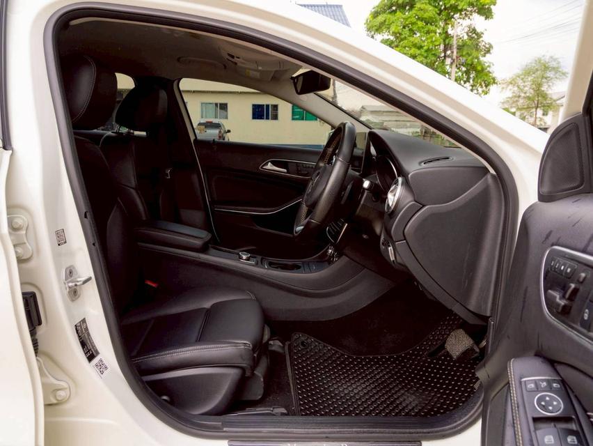 ขาย Benz Gla200 1.6Urban ปี16 12
