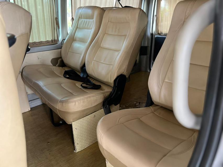 Toyota Hiace Commuter 2.5 D4D MT ปี 2014 รถสวยไมล์น้อย  14