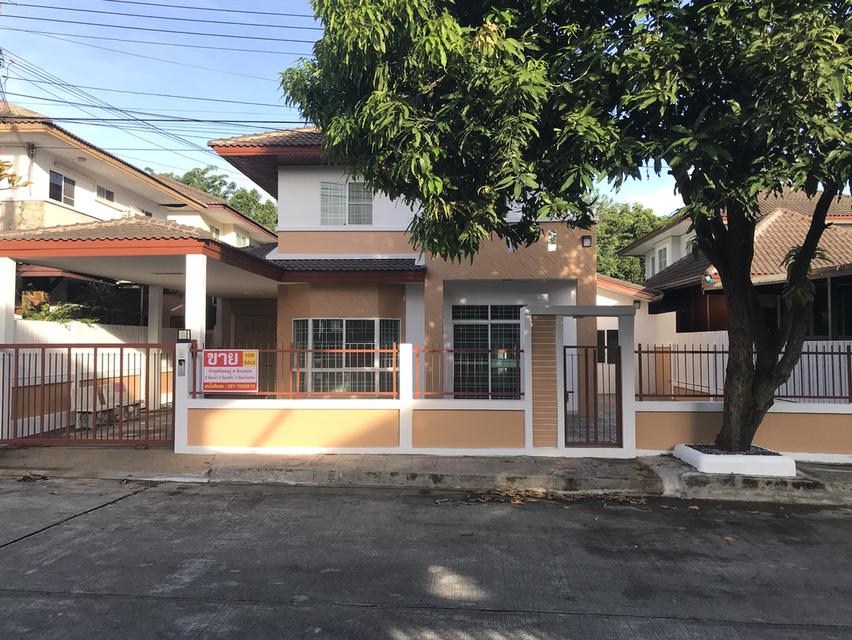 ขายบ้านเดี่ยวพร้อมอยู่  2 ชั้น 4 ห้องนอน 2 ห้องน้ำ 1 ห้องครัว 1 ห้องเก็บของ หมู่บ้านพฤกษากาญจน์ 3 ตำบลท่ามะขาม อำเภอเมือง จังหวัดกาญจนบุรี 1