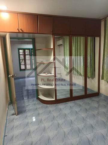 ขายที่ดินแปลงมุม 74 ตารางวาพร้อมสิ่งปลูกสร้างย่านเสรีไทย81 สวนสยามทาวน์เฮ้าส์ชั้นเดียว 2 หลัง มี 2 โฉนดแบ่งขายได้ 42 ตร.ว. และ 32 ตร.ว. 12