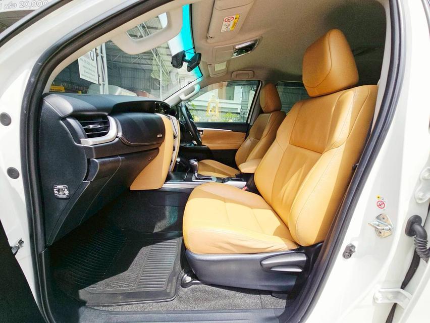 รหัสรถ SEZ372 Toyota Fortuner 2.8 V 4WD เกียร์ ออโต้ ดีเซล สี ขาว-ดำ ปี 2016 11