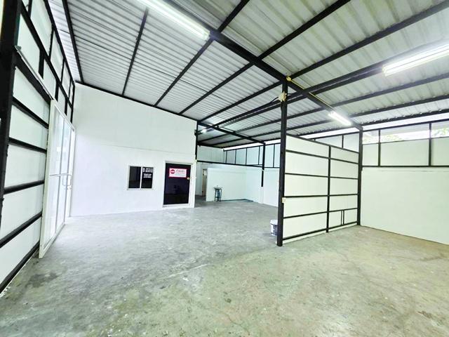 MRT ลาดพร้าว 101 1.4 กม.โกดังให้เช่า บิ๊กซี ลาดพร้าว1 Food Land รพ.ลาดพร้าว 670 ตร.ม. เดอะมอลล์ บางกะปิ เซ็นทรัล อีสต์วิ 3