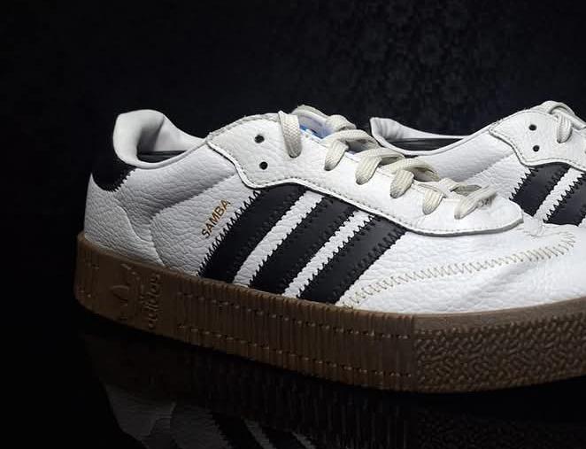 รองเท้าเดฟชั่นอาดิดาสสีขาว ไชร์44 ราคา450บาท